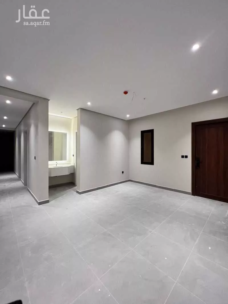 شقة 4 غرف في البحر 3