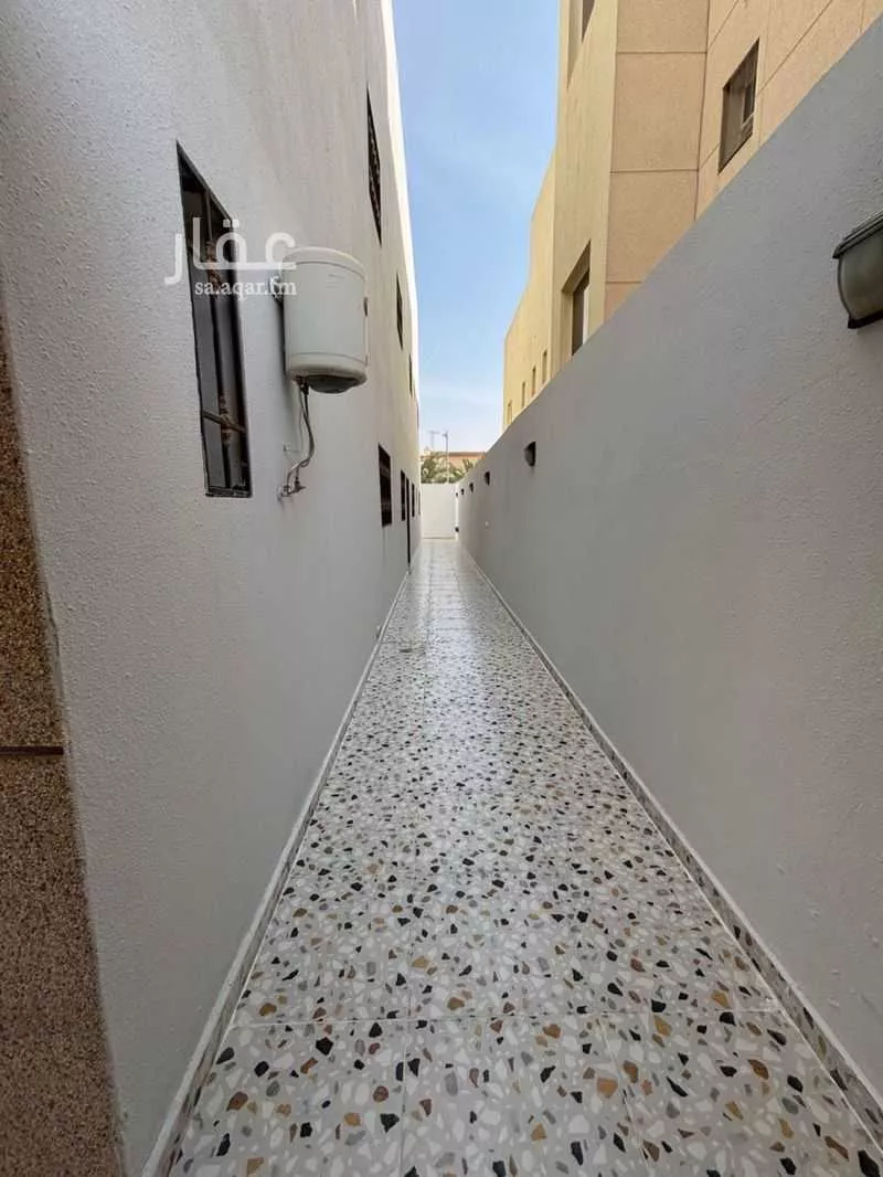 فيلا 9 غرف في الوادي 5