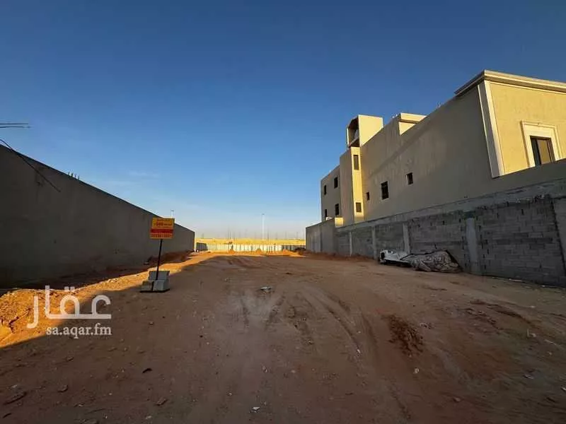 أرض 499 م² في الشرق 3