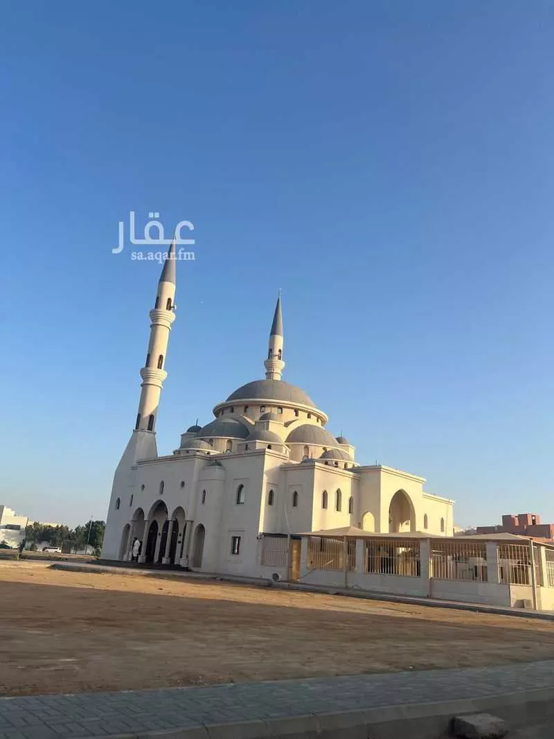 أرض 697 م² في ابحر الشمالية 4