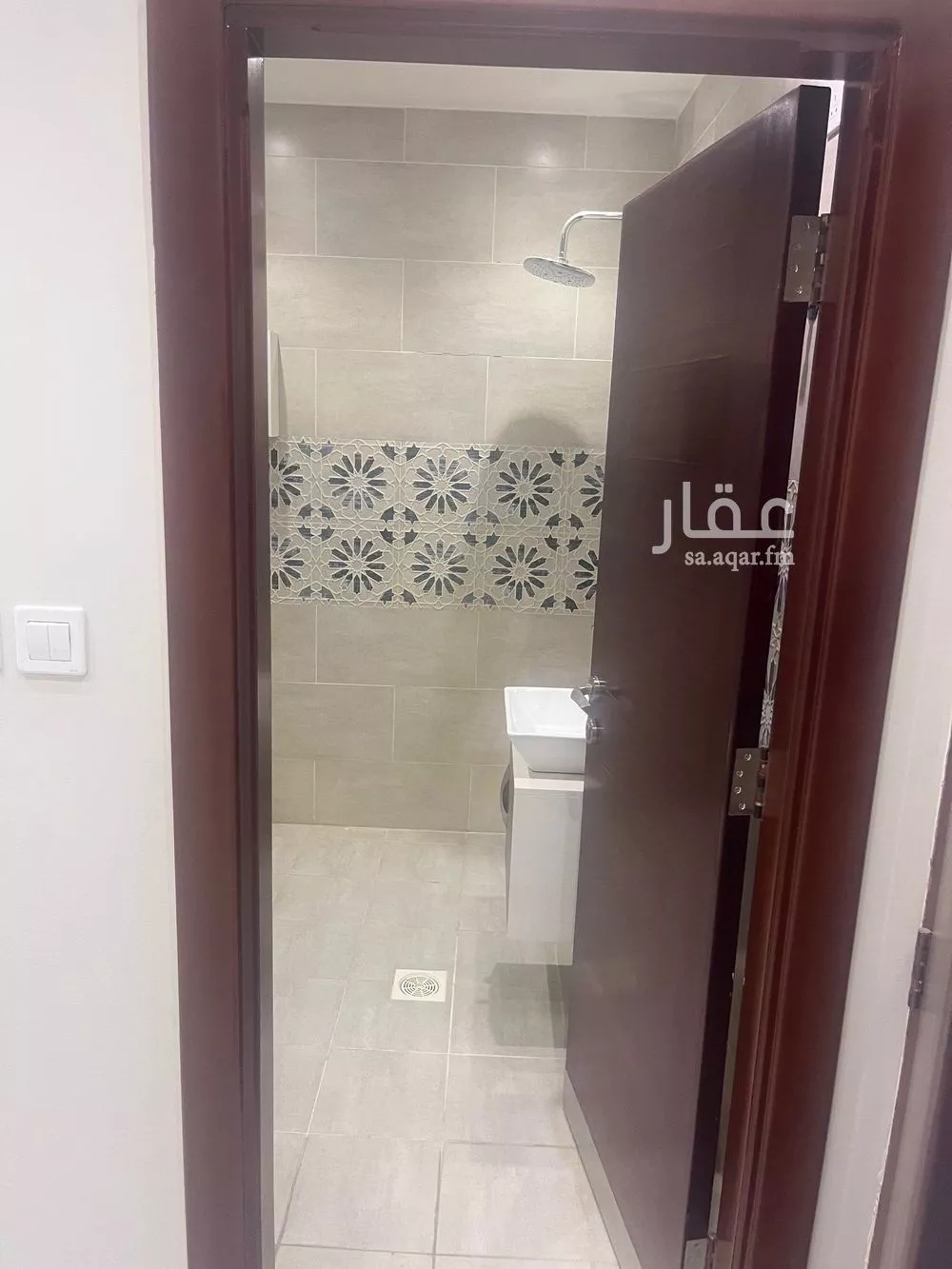 شقة 5 غرف في الريان 4