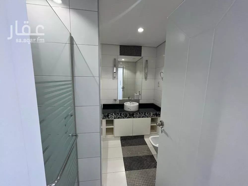 2 bedroom apartment in Al Shati, Jeddah 7