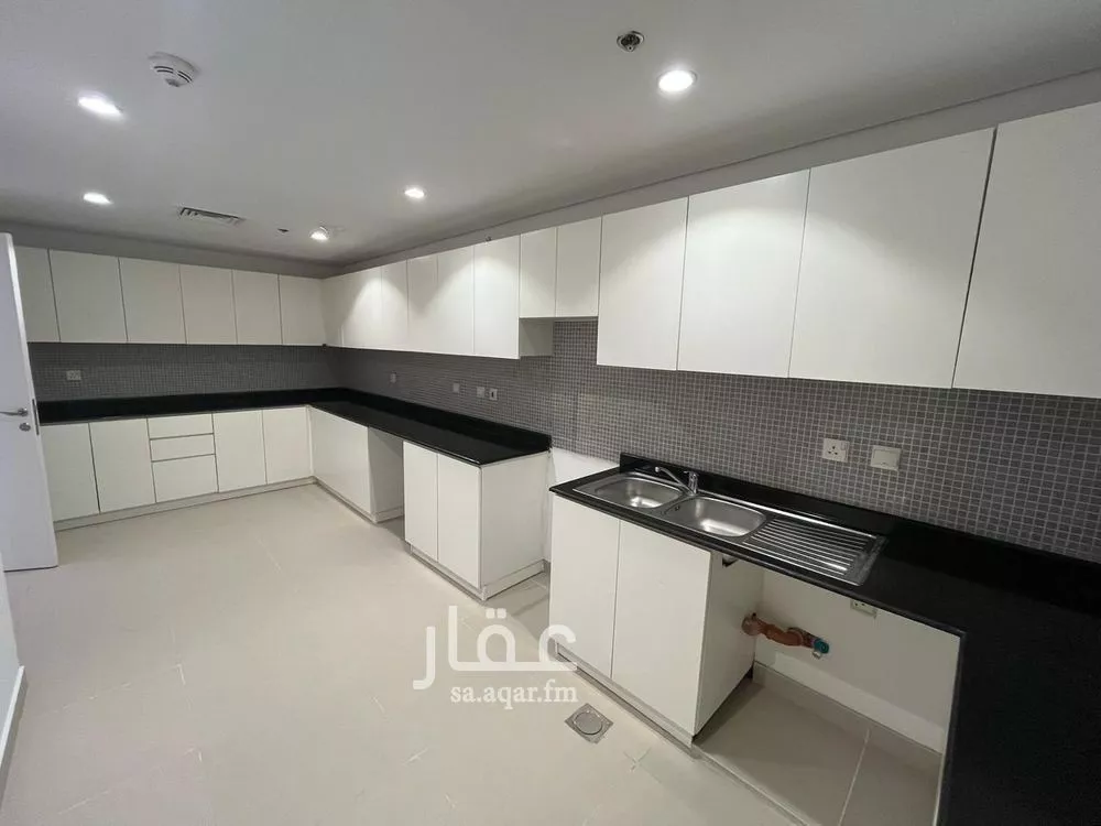 2 bedroom apartment in Al Shati, Jeddah 19
