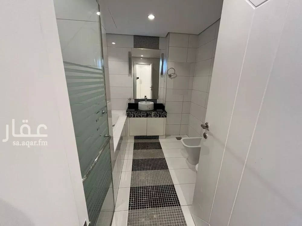 2 bedroom apartment in Al Shati, Jeddah 18