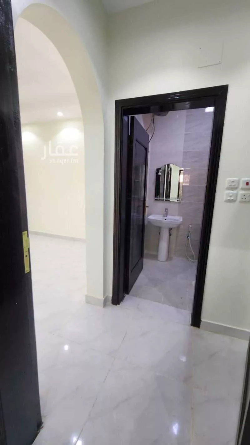 5 bedroom apartment in King Fahd, Madinah 10