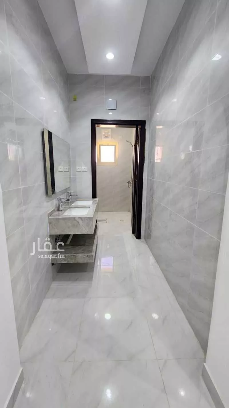 5 bedroom apartment in King Fahd, Madinah 11