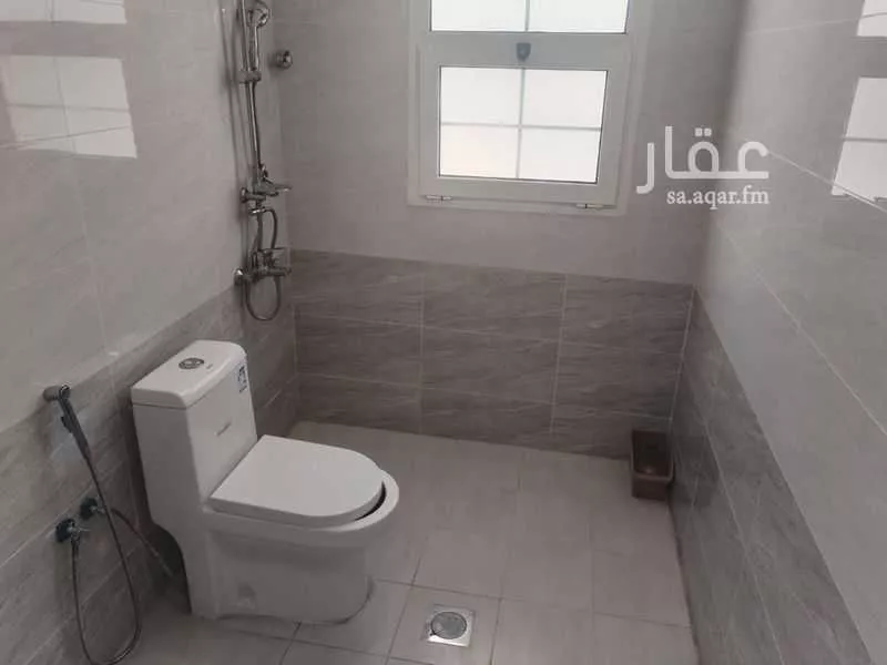 شقة 4 غرف في الحمرا 5