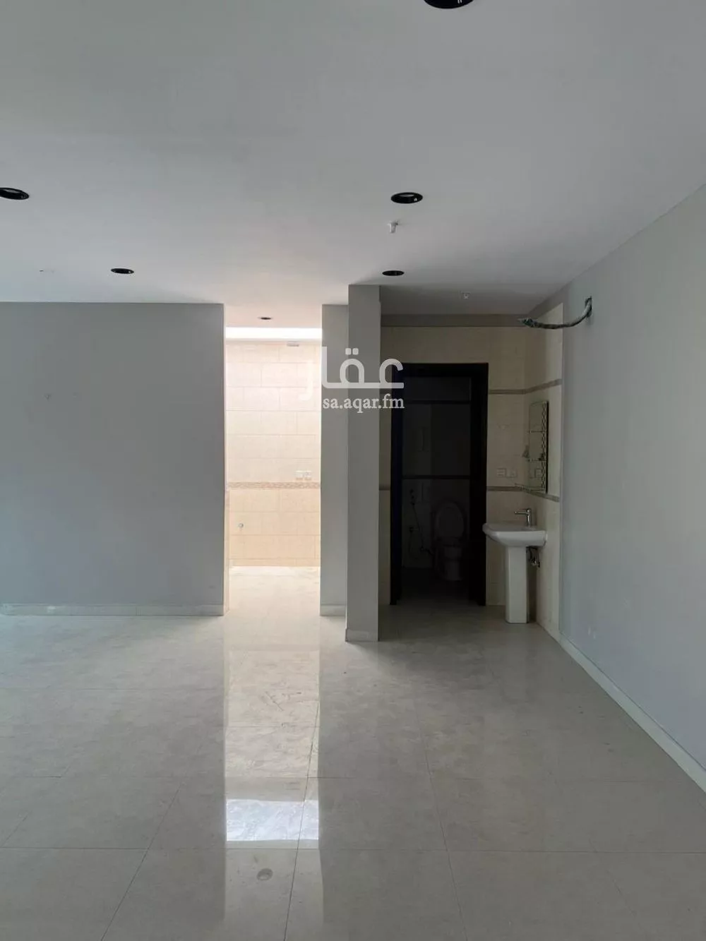 105 sqm office in Granada 2