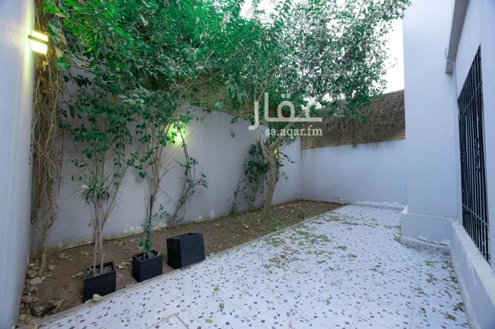 فيلا 4 غرف في النرجس 2