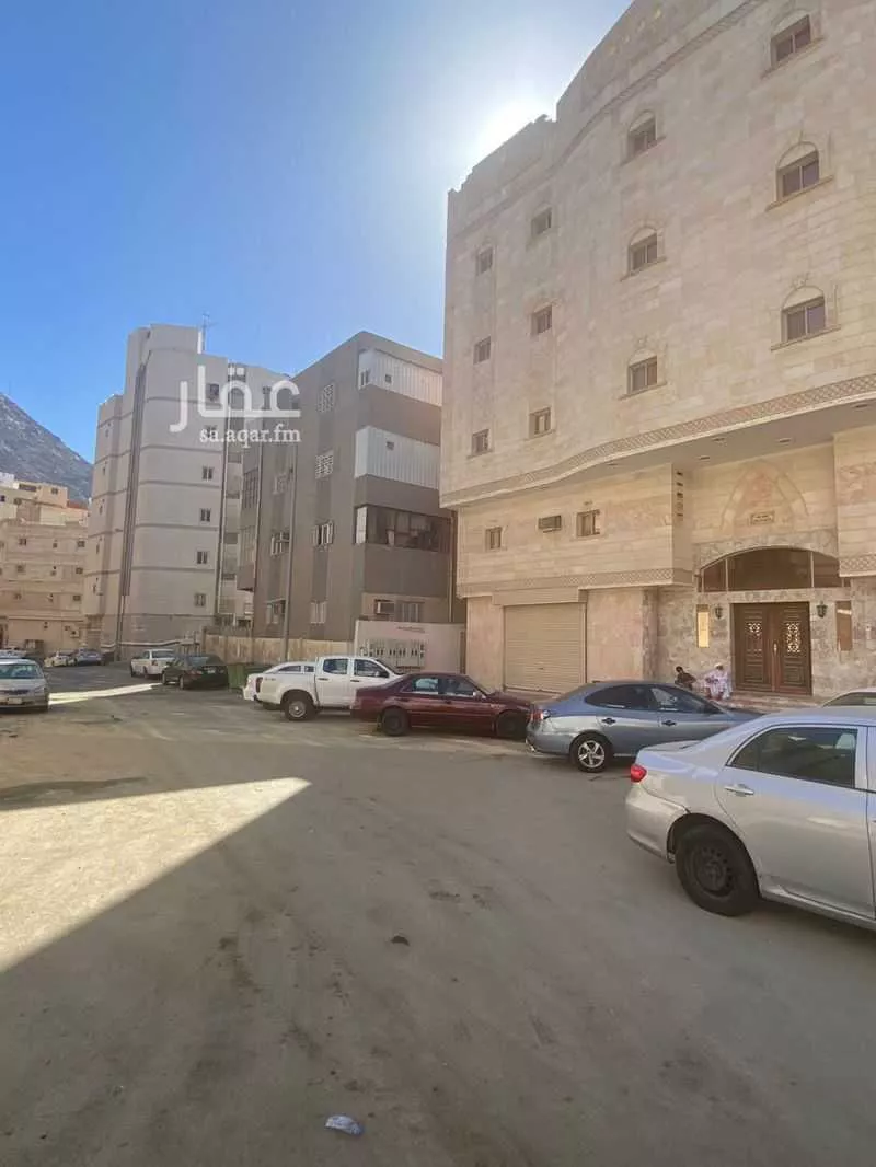 عمارة 505 م² في الروضة 5