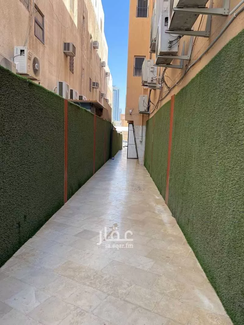 عمارة 1107 م² في العليا 4