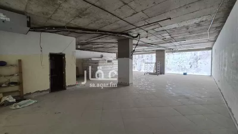 محل 175 م² في الفتح 1