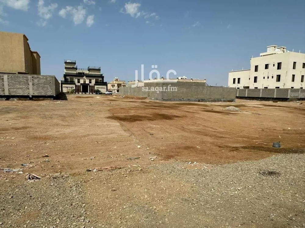 أرض 900 م² في الصوارى 5