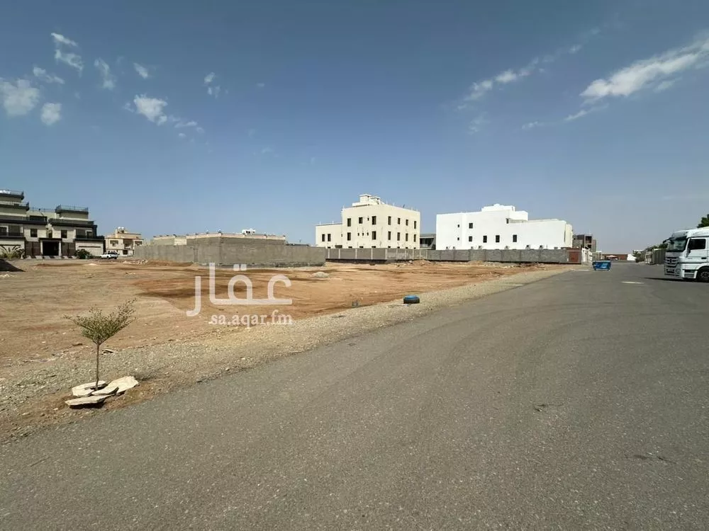 أرض 900 م² في الصوارى 3