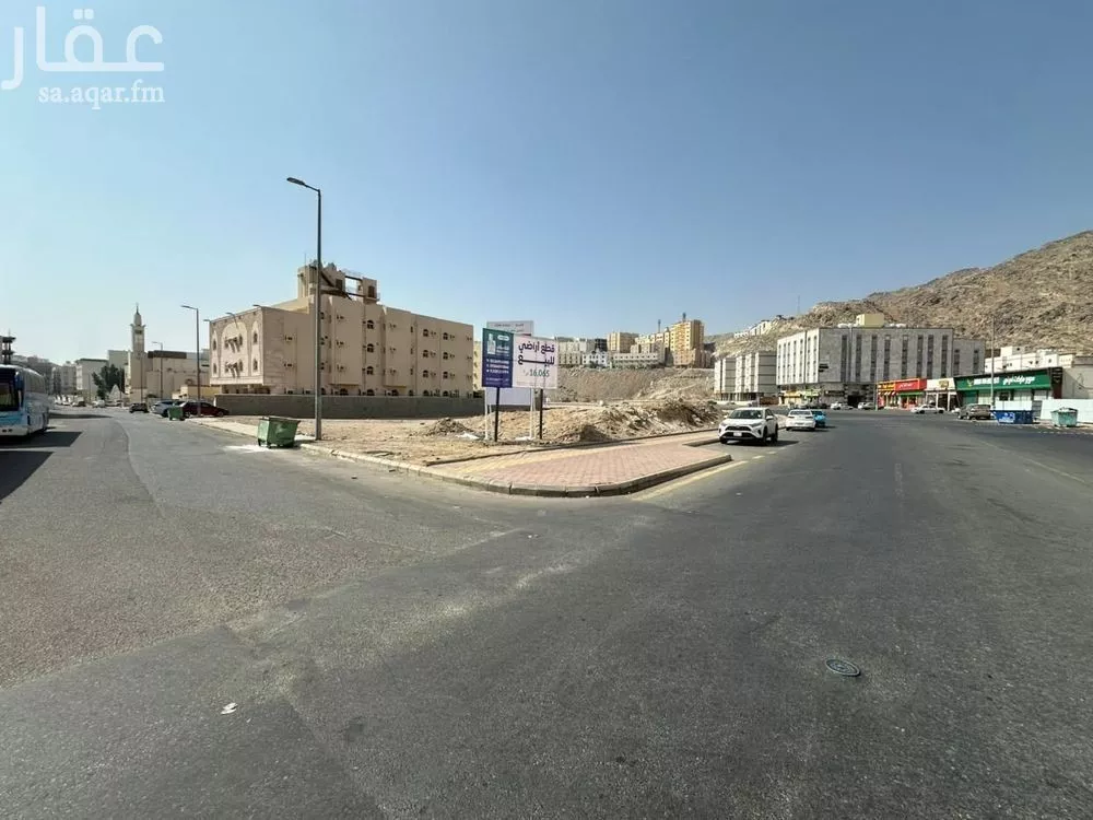 أرض 2013 م² في بطحاء قريش 2