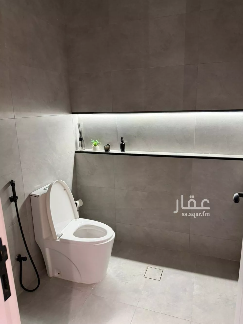 4 bedroom apartment in Al Salamah 5
