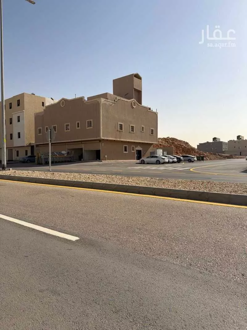 shop in Al Hazm, Riyadh 6