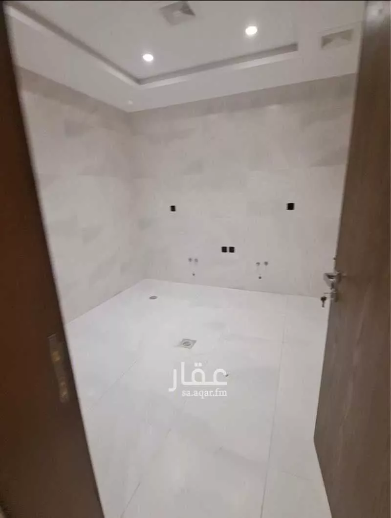 شقة 4 غرف في الواحة 5