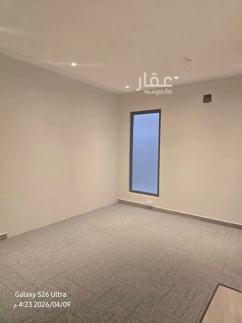 مكتب 1080 م² في العارض 5