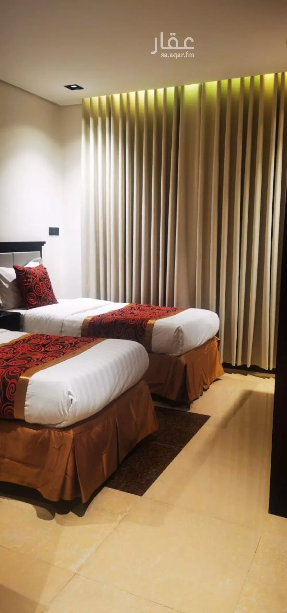 882 sqm building in Al Manar 3