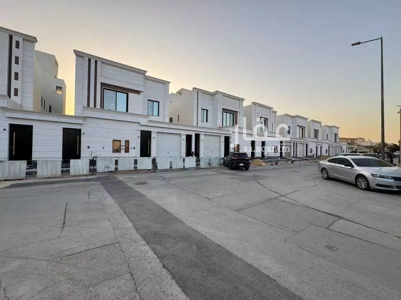 فيلا 7 غرف في الخليج 1