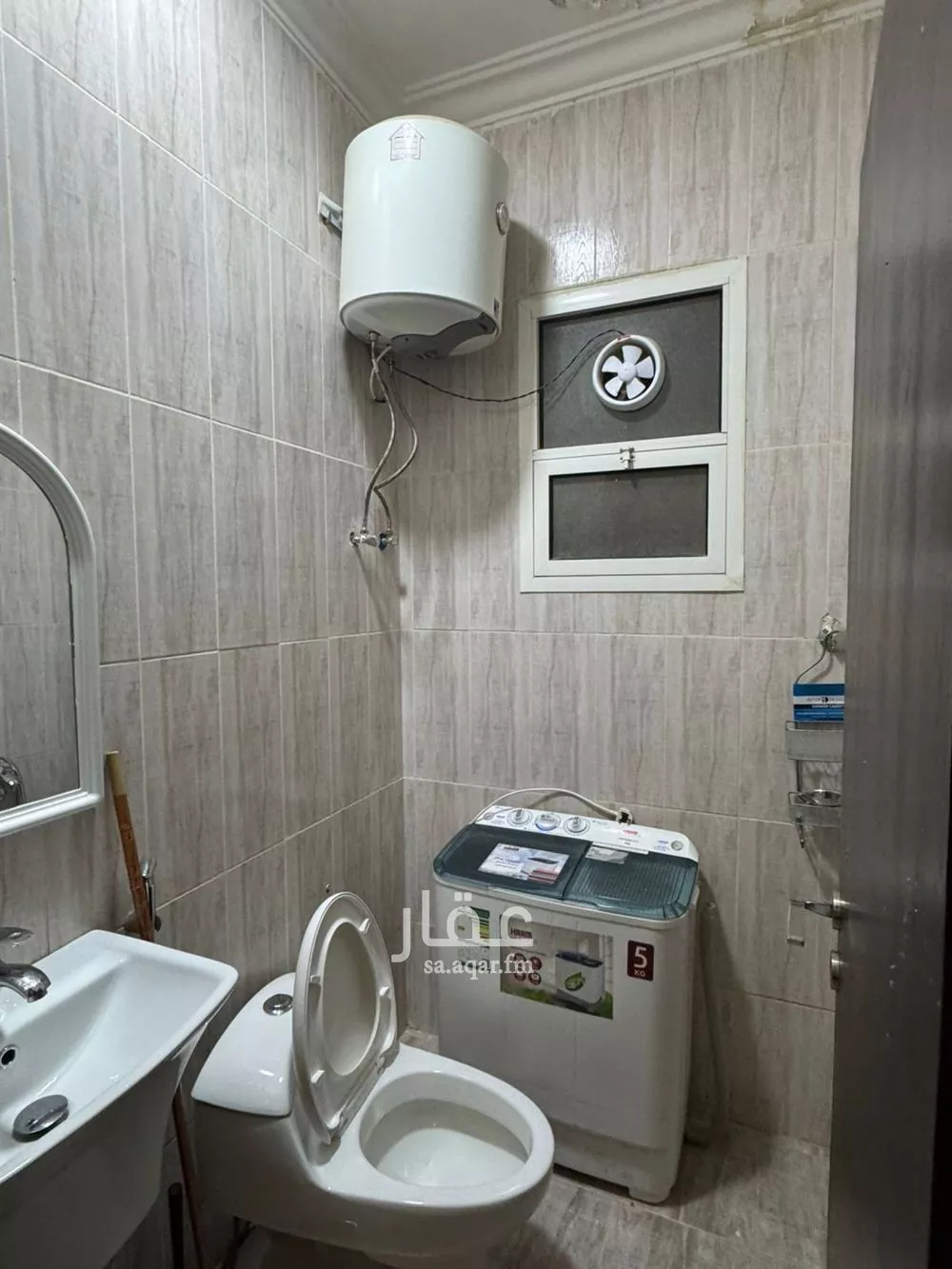 1 bedroom floor in Al Aridh 3