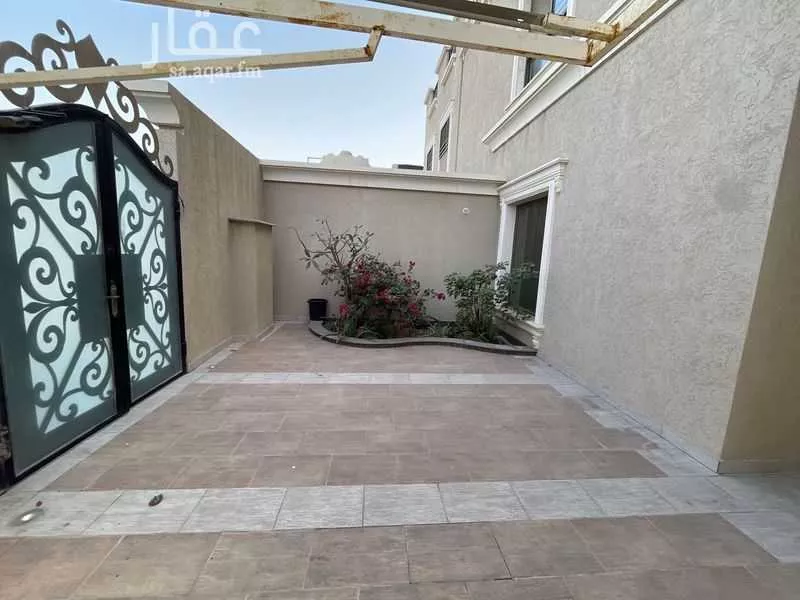 فيلا 5 غرف في الراكة الجنوبية 1