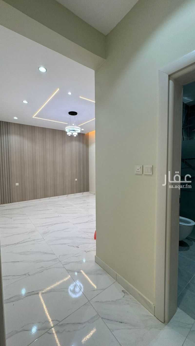 5 bedroom apartment in King Fahd, Madinah 6
