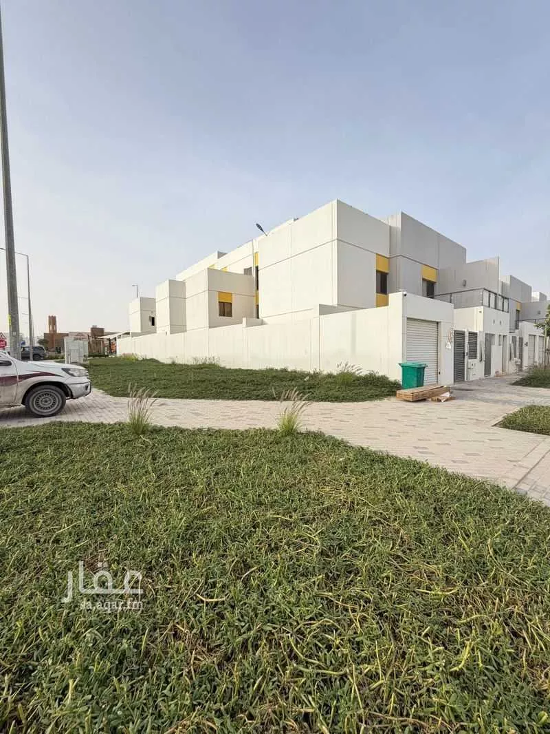 فيلا 6 غرف في العارض 3
