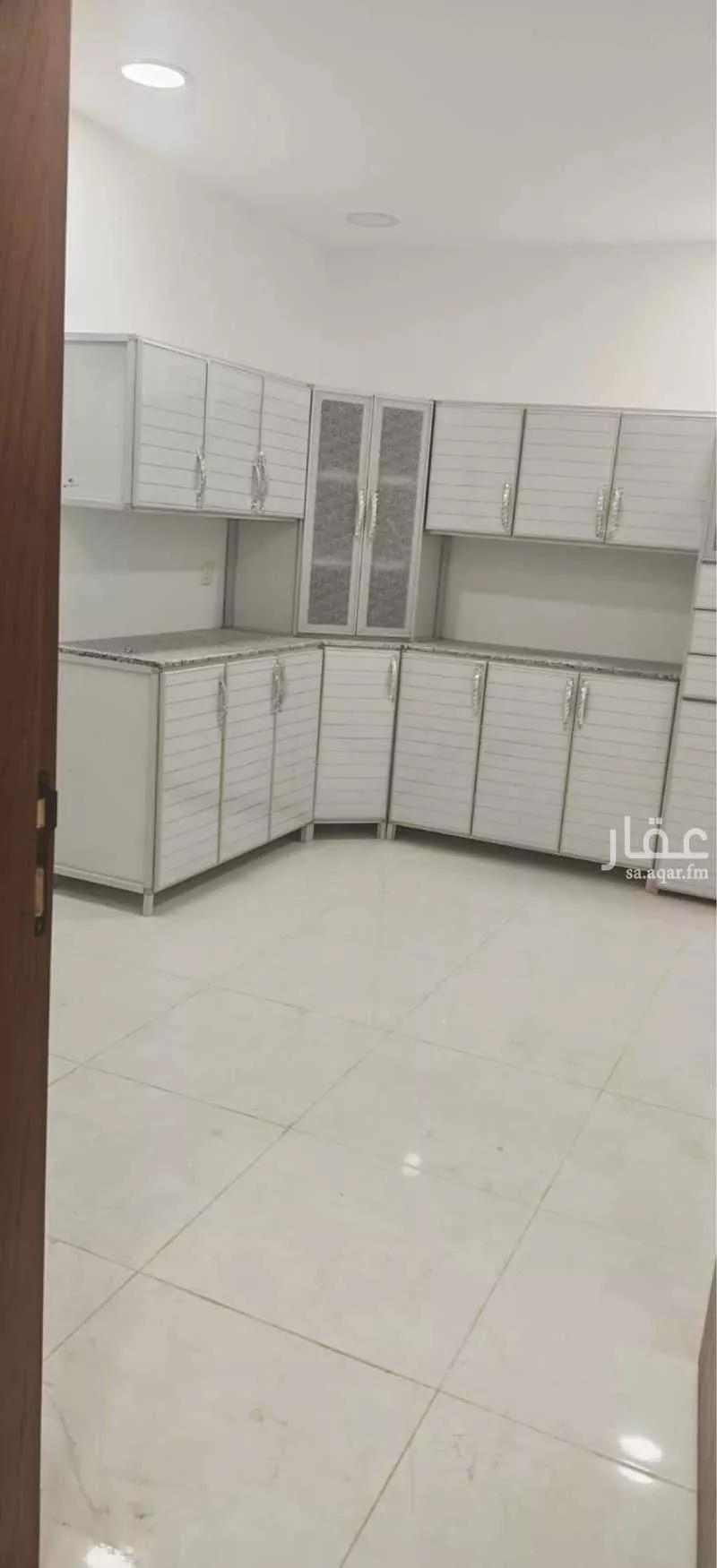 عمارة 250 م² في مدينة العمال 4