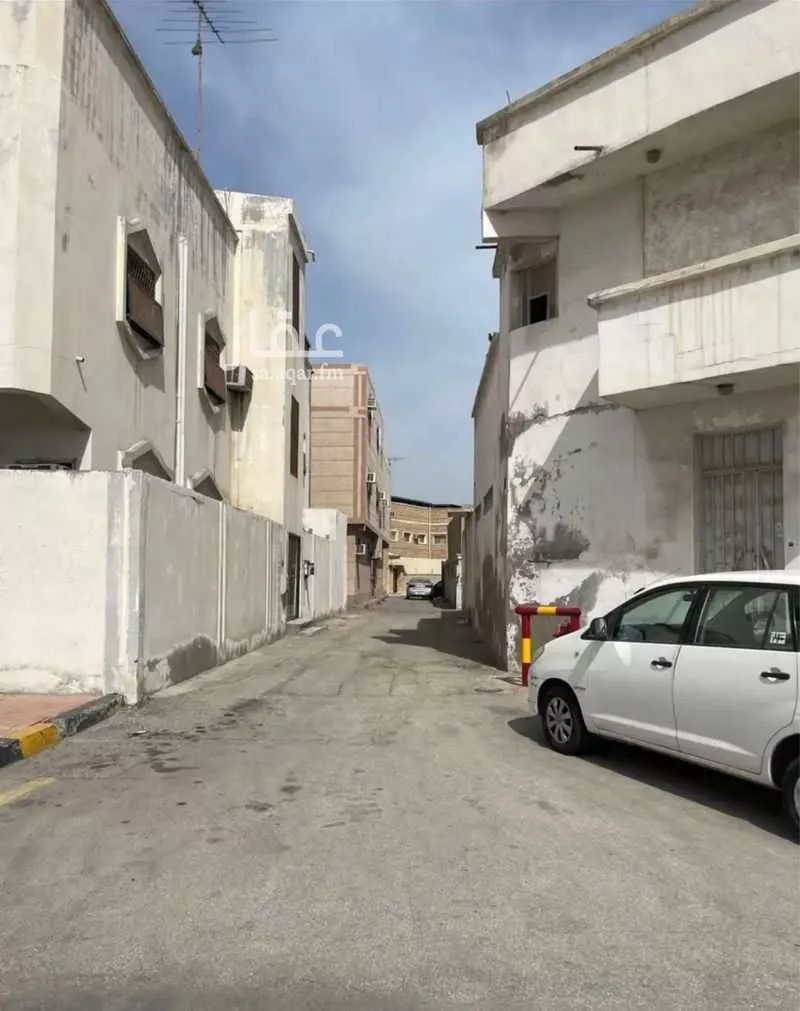 فيلا 10 غرف في مدينة العمال 1