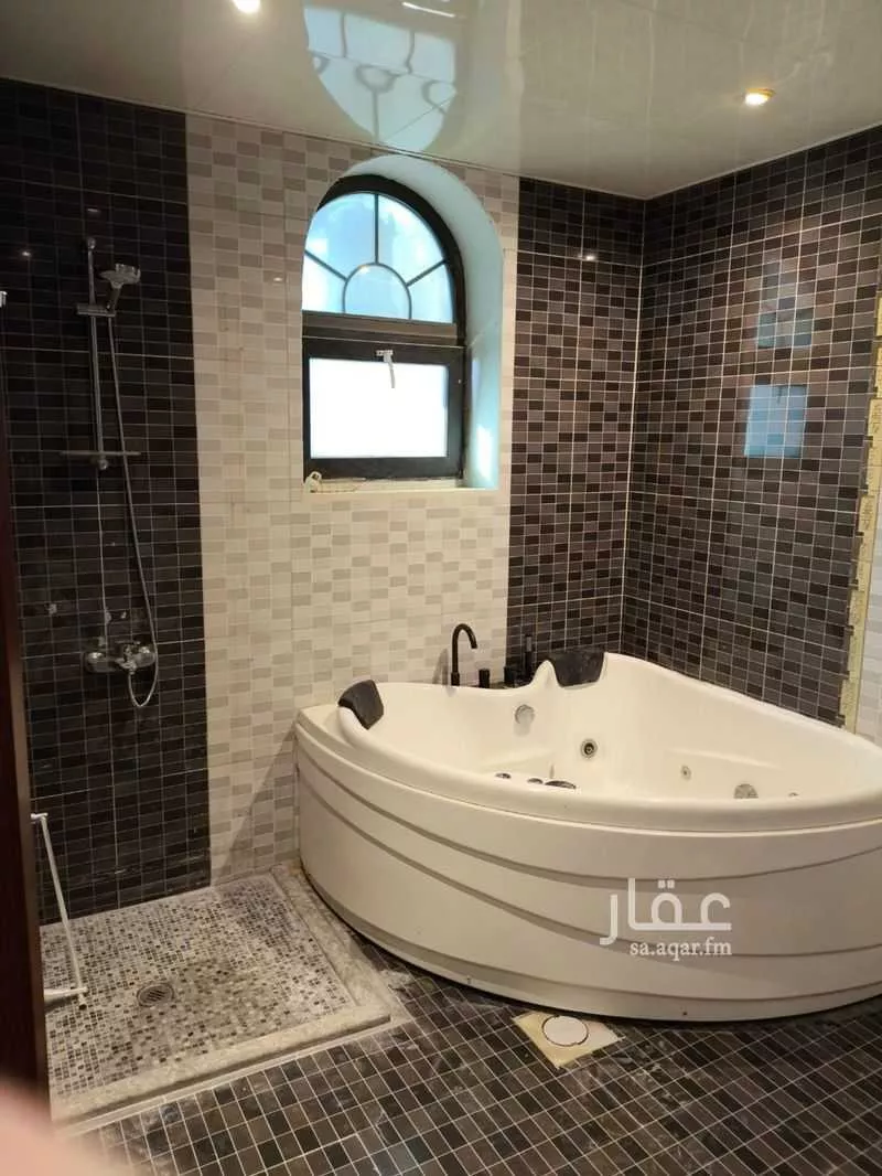 5 bedroom villa in Al Nuzhah, Eastern Province 11