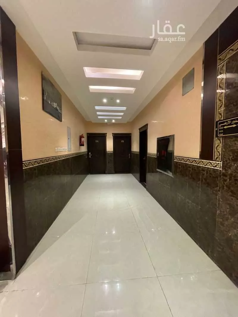 عمارة 1037 م² في الخليج 3