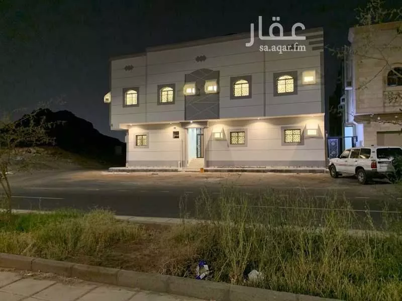 عمارة 596 م² في الدفاع 2