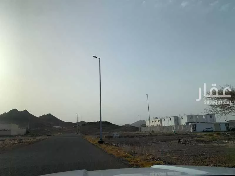 أرض 584 م² في السكة الحديدية 2