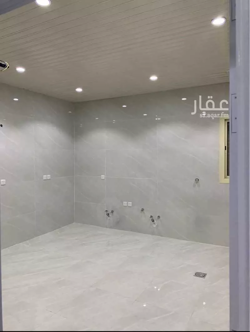 عمارة 661 م² في الدفاع 5