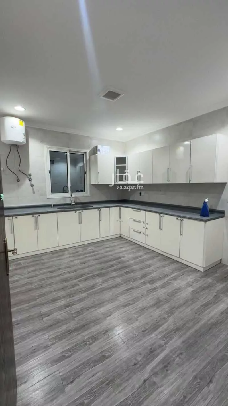 4 bedroom apartment in Ash Shulah, Eastern Province 7