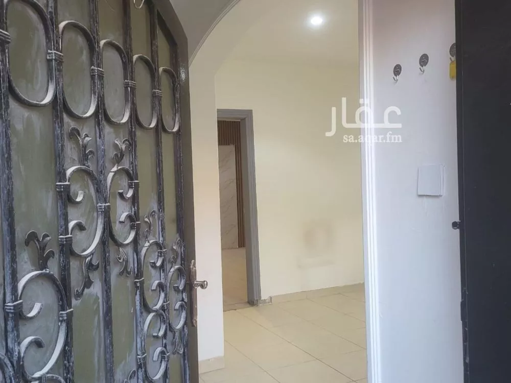 فيلا 5 غرف في العقيق 4