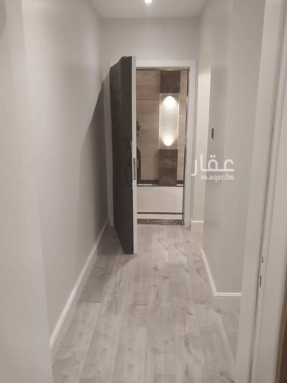 شقة 2 غرف في الملقا 4