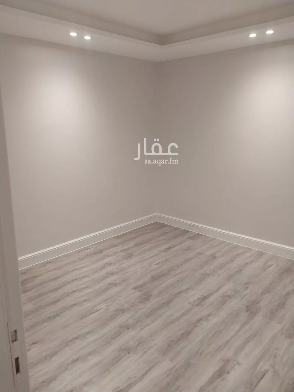 شقة 3 غرف في الملقا 4