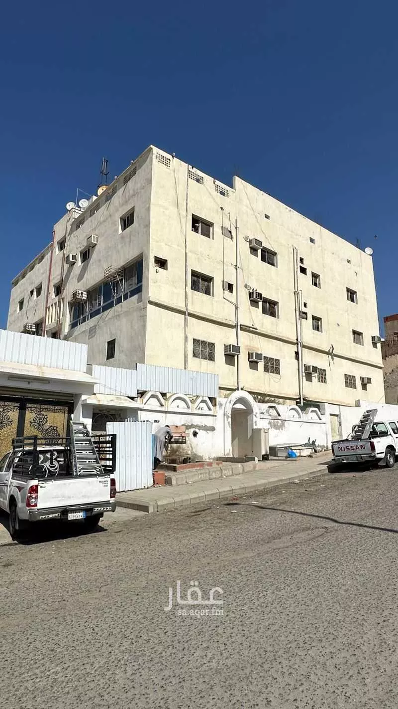 عمارة 992 م² في الهنداوية 3