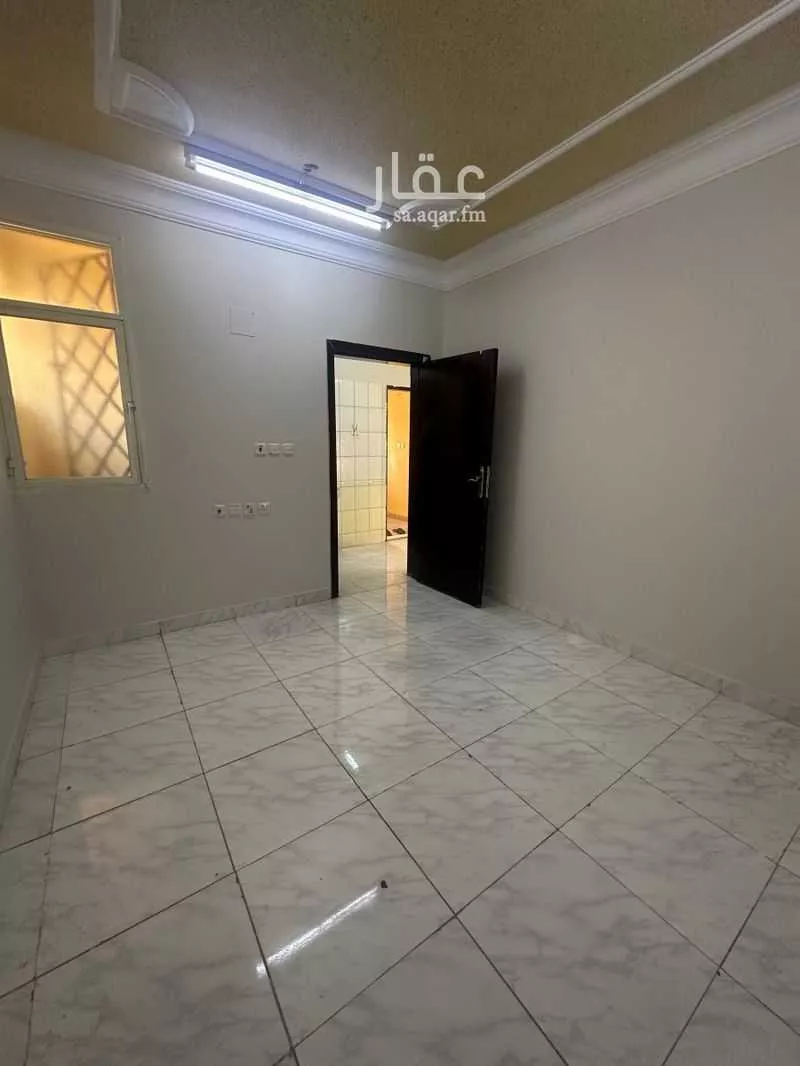 شقة 3 غرف في العزيزية 4