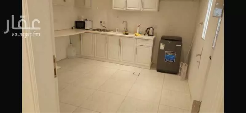 2 bedroom apartment in King Fahd, Madinah 4