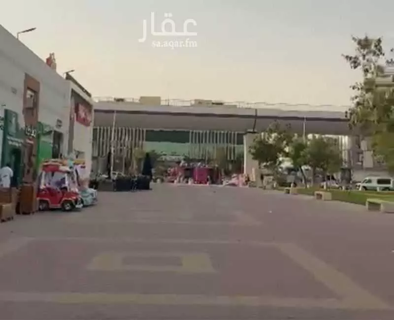 محل 210 م² في الشهداء 5