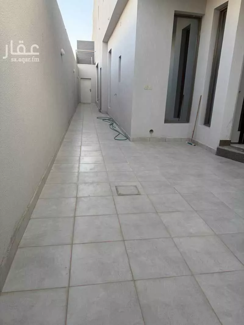 فيلا 7 غرف في العارض 5