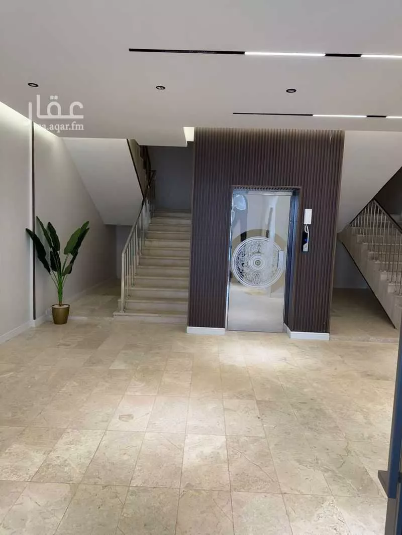 شقة 5 غرف في الملك فهد 5