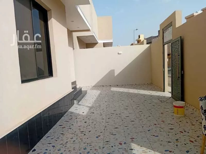 دور 5 غرف في الصالحية 3