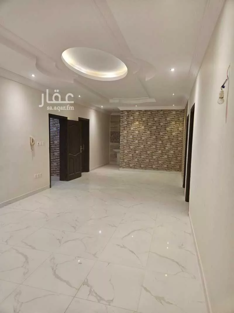 فيلا 9 غرف في الفلاح 5