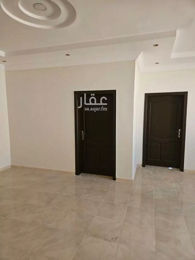 فيلا 9 غرف في الفلاح 2