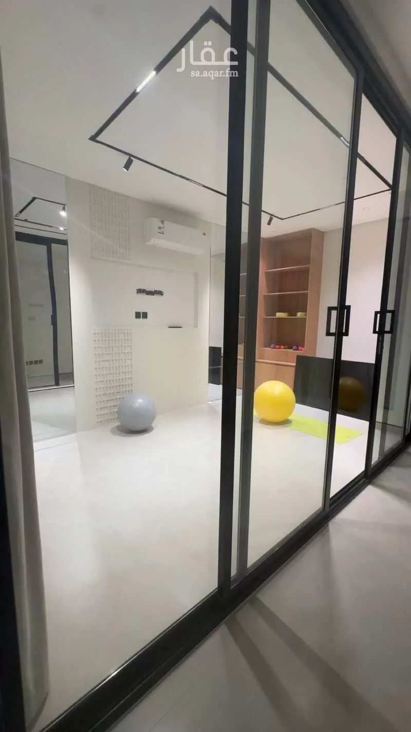 6 bedroom villa in Irqah, Riyadh 10